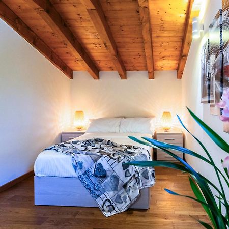 Iseo Lake Villa Con Vista Lago E Piscina Costa Volpino Exterior photo