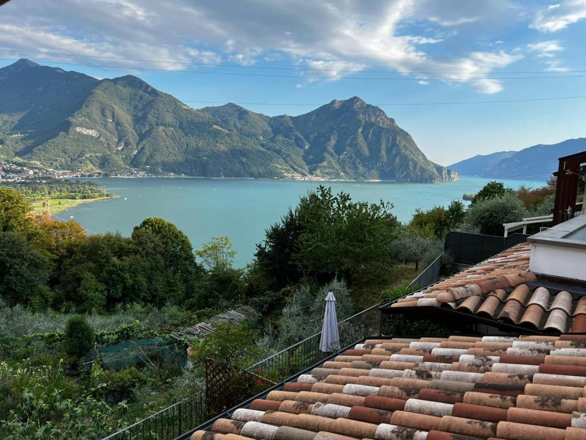 Iseo Lake Villa Con Vista Lago E Piscina Costa Volpino Exterior photo