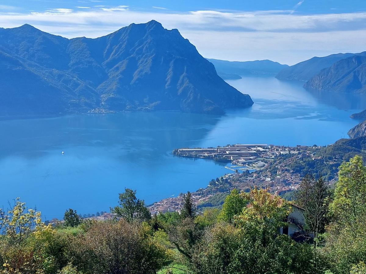 Iseo Lake Villa Con Vista Lago E Piscina Costa Volpino Exterior photo